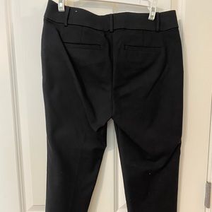 Excellent used cond 4 petite black crop pant from loft